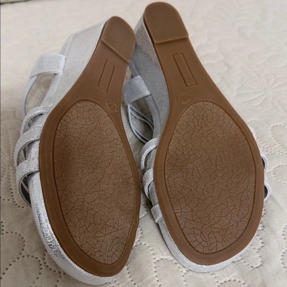 Kelly & Katie Valka Wedge Sandal - Picture 6 of 8